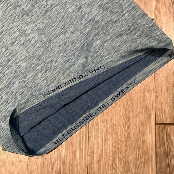 Lululemon Metal Vent Tech Blue Short Sleeve size M - Picture 8 of 12